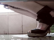 最新流出美罗城车站靠窗篇女神级极品黑高跟