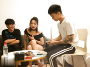 眼睛败类探花今夜双龙一凤跟小姐姐裸体横陈