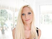 肛交艺术人妻玩弄老公大鸡巴疯狂深喉后入