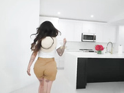 阿拉贝拉·拉斐尔为邻居的鸡巴而疯狂