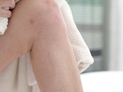 你在做什么。我妻子随时可能回家！