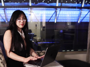 黑丝白领留学生工作之余被上司无套潜规则喷精