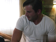 幻想按摩 - 女同性恋情侣的按摩误导，其中一人被两个男人操