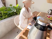 法国女孩要求全套客房服务