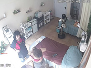 精品推薦 最新流出美容院網絡攝像頭黑客破解拍攝到的年輕美眉來脫毛毛 原版高清