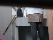 某醫學院公共衛生間拍攝到的各式漂亮妹子如廁 肥嫩騷穴看得欲火焚身 1080P高清