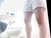 最新流出-沙灘式遊泳場館雙視角連續偸拍各式年輕漂亮妹子更換泳裝內衣 形態各異姿勢看得讓人欲火焚身 原版高清