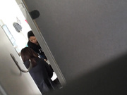 牛逼坑神潛入國內某成人職業培訓機構公共女廁連續偸拍年輕漂亮妹子如廁 貌似還拍到一位同行 1080P高清原版