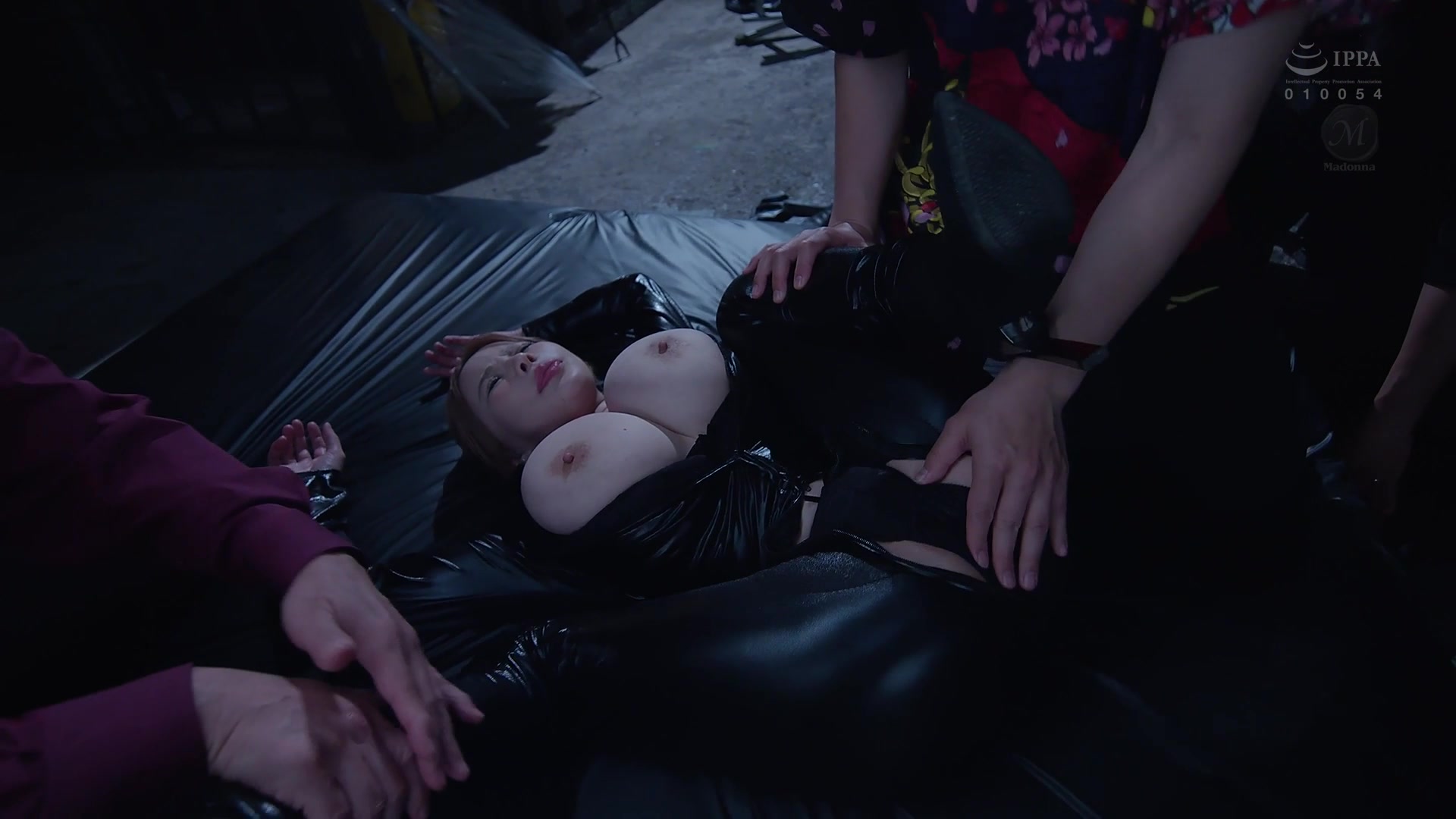 [JUQ-963] この大きな『任務（ミッション）』にはデカすぎる―。 Mcupに妨げられて潜入‘不能’…。 - 5of5