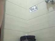 某商場公共女廁拍攝到的各式美女如廁 貌似有個剛出來工作的妹子還未開苞啊 1080P原版高清