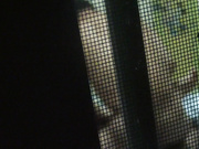 夜晚鄰居家窗邊無意間拍攝到的小夫妻正在地板上啪啪過性生活 又插又摳配合掰著雙腿猛插 表情淫蕩 720P高清原版