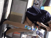 精品推薦 國內廁拍大神街上四處遊蕩看到美腿漂亮妹子尾隨進入女廁拍攝噓噓 形態各異逼逼看得讓人欲火焚身 1080P高清原版