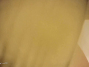 最新流出女偷拍客潛入某遊泳場更衣室近距離偷拍各式美女少婦洗澡換泳衣 雪白肌膚堅挺美乳看得讓人欲火焚身 1080P高清原版