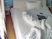 主题酒店这两太久时间没见 太饥渴了 衣服都没来得及脱就开始干上了 女友