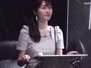 [破解]HJMO-692  残酷ミラーゲームに負けるとエロ罰ゲーム あじわった事のないデカチンで清楚な若妻達が隣に旦那がいる状態でもおかまいなしで中出しSEX - 2of5