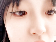 小姐姐大姨妈刚走就迫不及待跟狼友发骚，全程露脸大秀直播，粉嫩小穴特写展示，跳蛋道具抽插摩擦呻吟可射