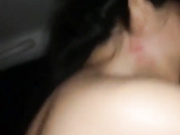 小情侣爱爱自拍 貌似在汽车里 空间有点小 妹子上位全自动 贵在真实