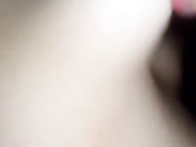 小情侣爱爱自拍 貌似在汽车里 空间有点小 妹子上位全自动 贵在真实