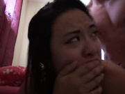 留学生大眼妹李美静和大洋屌公寓激情啪啪鸡巴太大表情貌似很疼苦还不敢发出呻吟