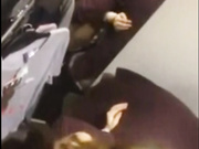 真实商场试衣间偷拍 某领导和情人竟在试衣间里搞起来了 外面很多人在讲话 露脸