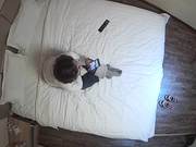 钟点炮房偷拍眼镜女同事约炮帅哥开房带了不少套套来赴约啊