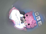 精品小旅馆情趣房偷拍懒惰的家伙女友手脚并用也没雄起饥渴女友只好脱下内裤强往上骑