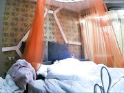 精品酒店偷拍清纯漂亮的小美女被性能力不是很强的小胖哥连续搞了2次好像还没满足,把自己累得躺那不动了!