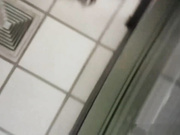 坐盗市最新流出GN牛人潜入公共场所偷拍精选近距离尿尿