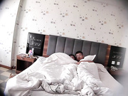 酒店偷拍年轻情侣带着狗儿子泰迪度假开房男的想让骚女口爆女的死活不肯