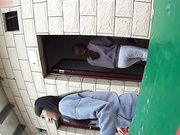 外站最新流出国内牛人潜入高校女生宿舍区女厕偷拍学妹嘘嘘