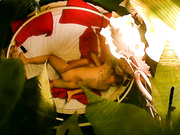 自然风酒店有点昆山龙哥感觉的霸气纹身社会大哥啪啪身材娇小的妹子舔一舔再干打炮不知道像不像他纹身一样猛