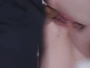 办公室里勾引老师做爱的坏坏女生