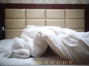 猥琐口臭眼镜男约啪素雅连衣裙长发姐姐饥渴的帮忙脱衣服按倒各种搞妹子身体柔软双腿扛肩上肏国语对白