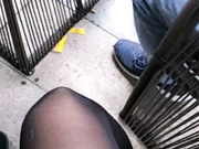 骚妇女主播糖糖商场前广场加微信搭讪个大叔去开房激情对白清晰