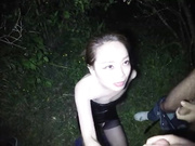 网曝流出台湾九零后豪放酒吧女安娜莉半夜和几个老外驱车到郊外轮流给洋屌口爆被颜射