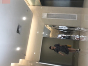 新流出国内厕拍大神商城尾随靓妹进女厕近距离偷拍不少美穴4K高清原版