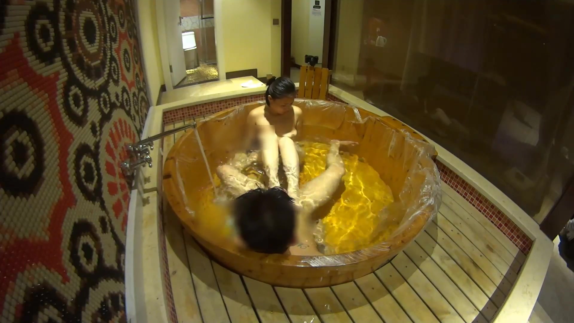 纹身哥水疗会所情趣房嫖妓服务非常不错的小姐姐加50元不戴套干1080P高清