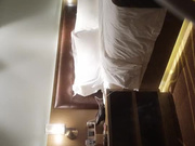 老哥约了个颜值不错小姐啪啪 口交抬起双腿大力猛操站立抽插