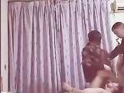 群魔乱舞一群人妖穿上网袜在一起互插淫乱