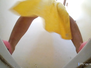 最新流出某大型温泉洗浴休闲酒店TP餐厅及洗浴女士卫生间妹子们方便双镜头特写角度非常刺激1080P超清