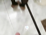 剧情演绎酒店清洁小妹厕所消毒加钱要求啪啪 黑丝高跟鞋后入猛操