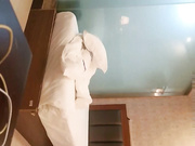 夜晚广场附近散步搭讪的魔鬼身材包臀长裙性感美女宾馆啪啪,屁股翘,奶子大,阴毛旺盛,会的花招真多把男的搞爽了!