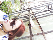 为了吸粉网红大波妹空姐制服约炮友大白天在路边宣传广告牌后面啪啪暴力深喉干呕肏屁眼口爆射完还能继续干