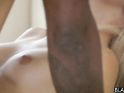 中文字幕 精致女孩在主人家的豪华房间做爱被发现用娇小玲珑的身体谢罪 大鸡巴抽插表情销魂猛射啊