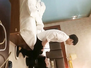 性欲旺盛体格瘦小排骨青年夜生活丰富连着约2个妹子啪啪第一个年轻可爱第二个成熟女人味十足国语对白