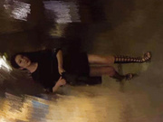 潜入歌剧院女厕偷窥几个高贵气质美女嘘嘘这女厕环境有点乱卫生纸到处乱丢