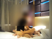 酒吧上班的红酒推销气质短发美女小姐姐身材超赞皮肤光滑多体位猛干欲仙欲死叫的销魂