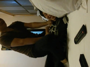 猥琐小青年旅店玩操单纯苗条小女友开始不想啪啪被强行按倒扒光搞终于配合给操哭了对白有趣淫荡