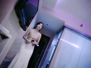 东哥会所选妃身材不错晚礼服女技师换上黑丝啪啪摸逼的样子非常淫骚_ev