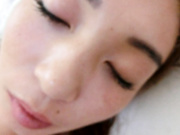 【全網首發】【最新MJ】時尚優雅豐滿小少婦被下藥後泛紅的臉頰，岔開的美腿，絕對夠性感帶勁 稀缺資源勁爆收藏～原版無水印